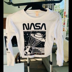 Forever 21 girls NASA shirt very good quality